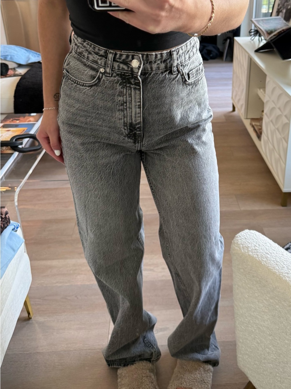 Zara women’s straight leg jean